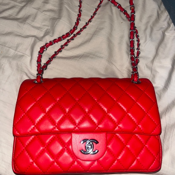 Red Chanel - Picture 3 of 5